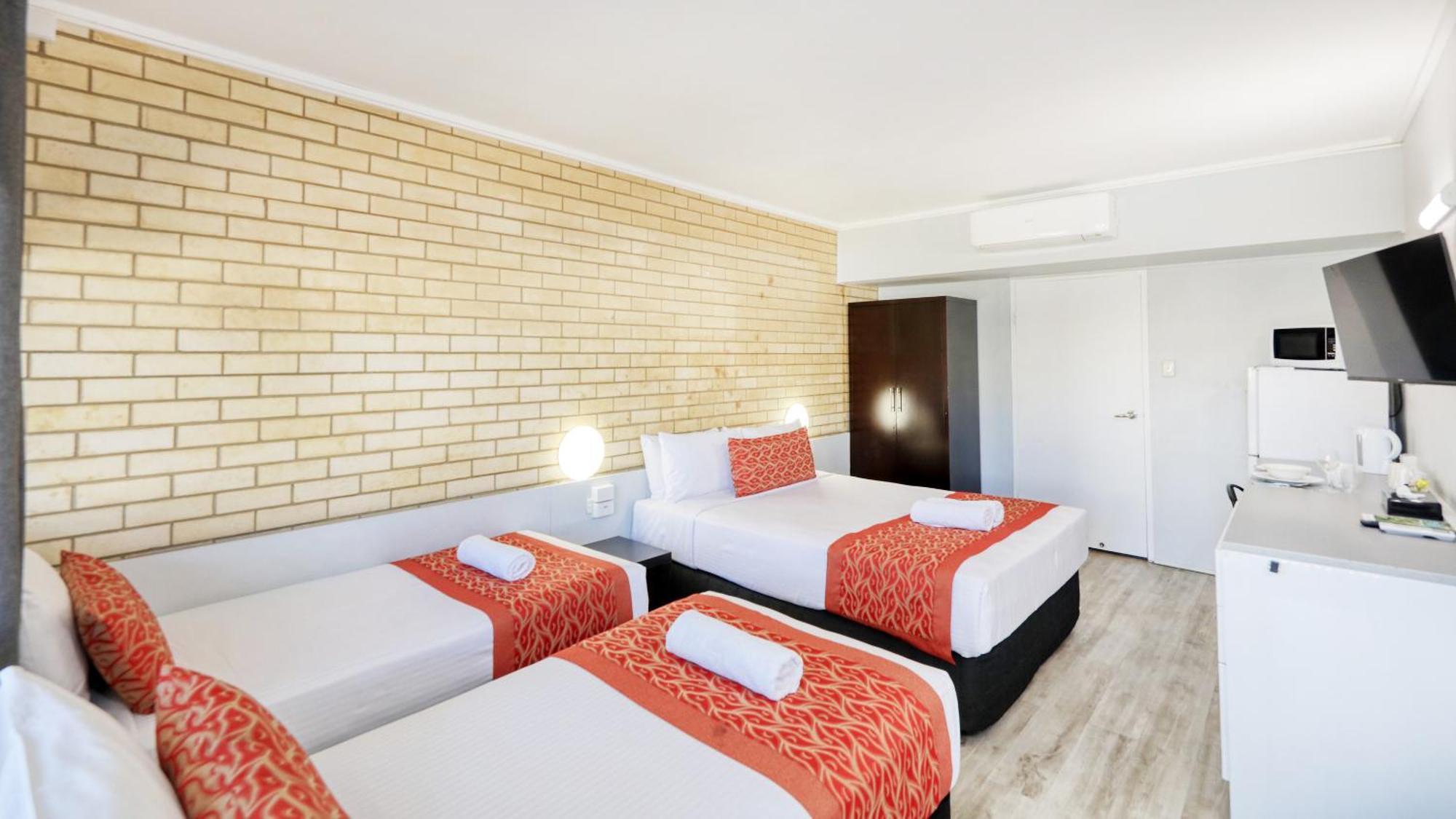 Tropical Gateway Motor Inn Rockhampton Ngoại thất bức ảnh