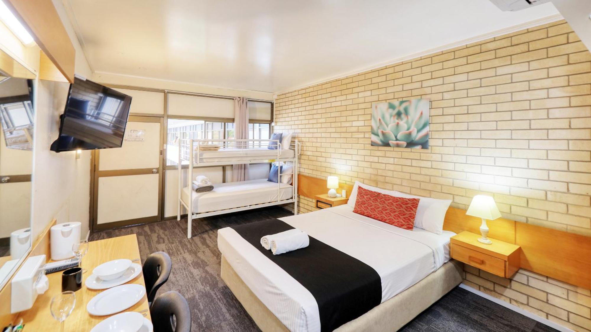 Tropical Gateway Motor Inn Rockhampton Ngoại thất bức ảnh