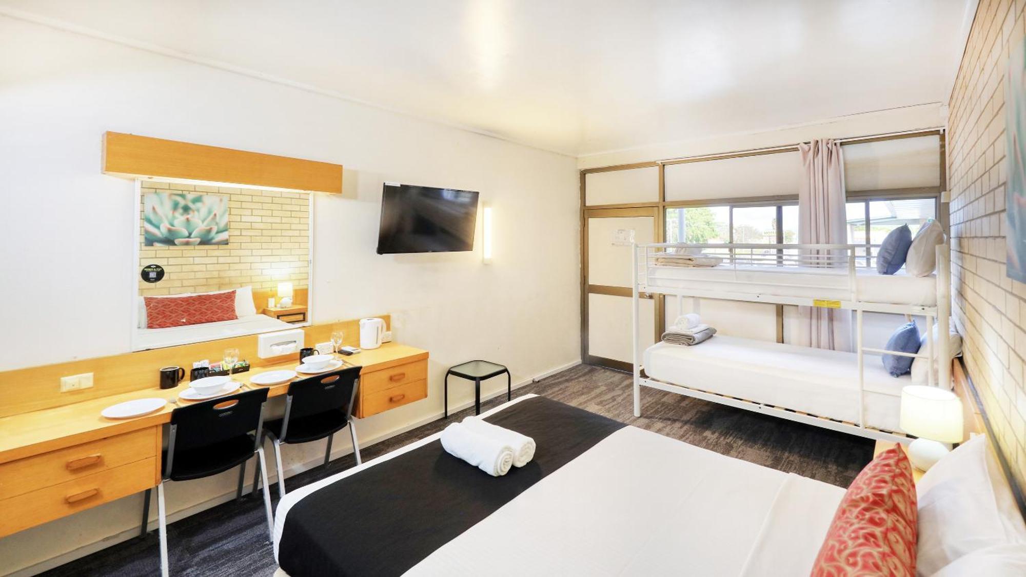 Tropical Gateway Motor Inn Rockhampton Ngoại thất bức ảnh