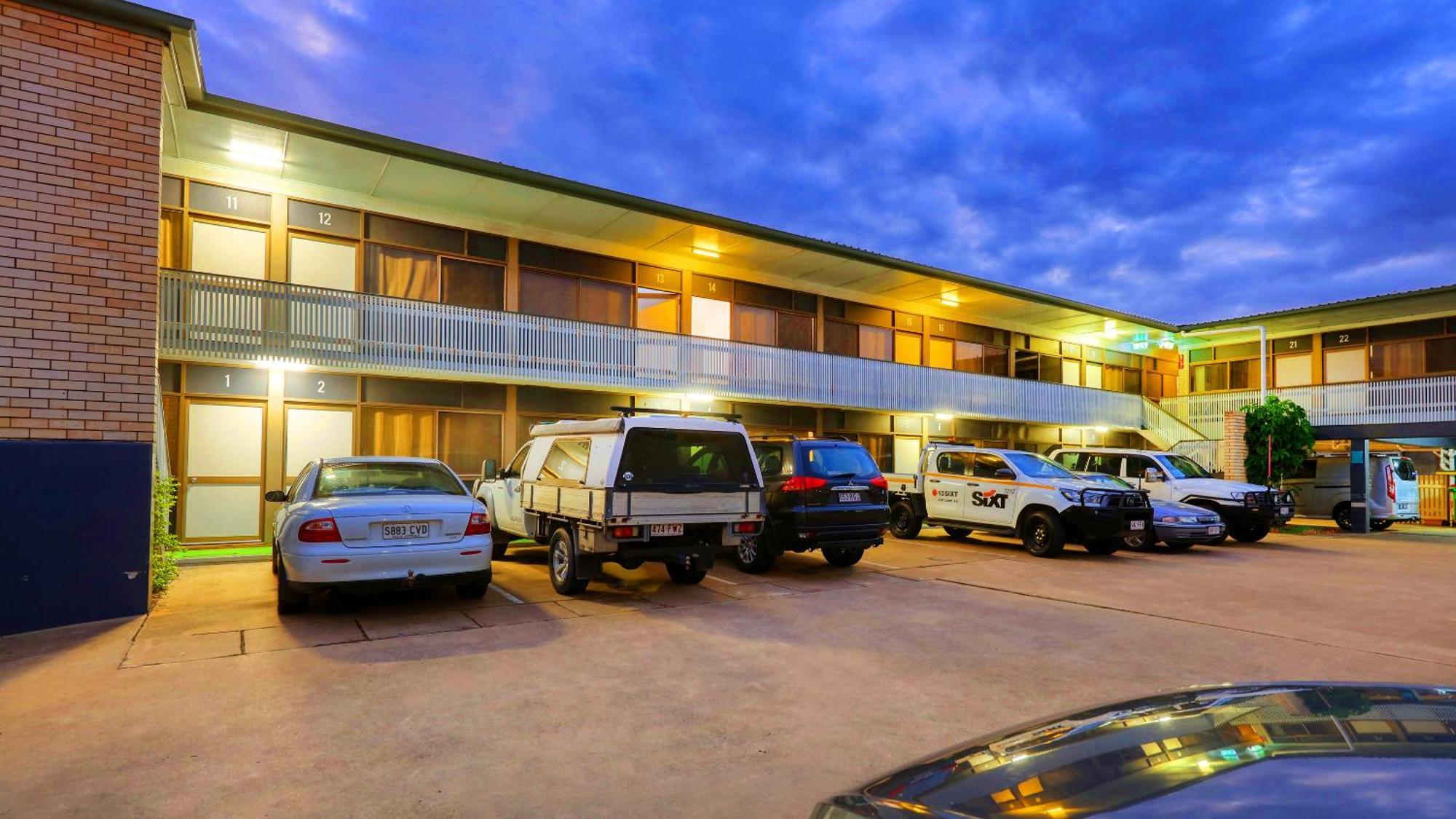 Tropical Gateway Motor Inn Rockhampton Ngoại thất bức ảnh