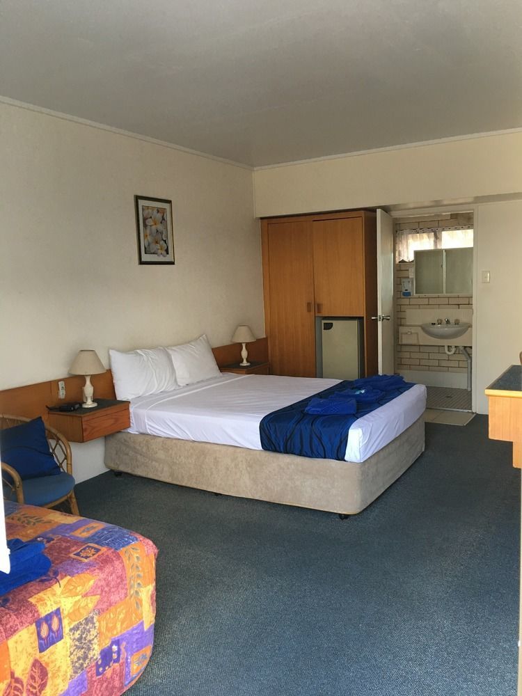 Tropical Gateway Motor Inn Rockhampton Ngoại thất bức ảnh