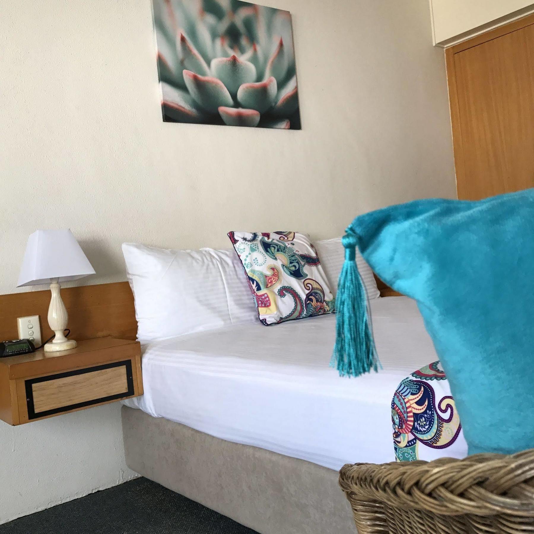 Tropical Gateway Motor Inn Rockhampton Ngoại thất bức ảnh