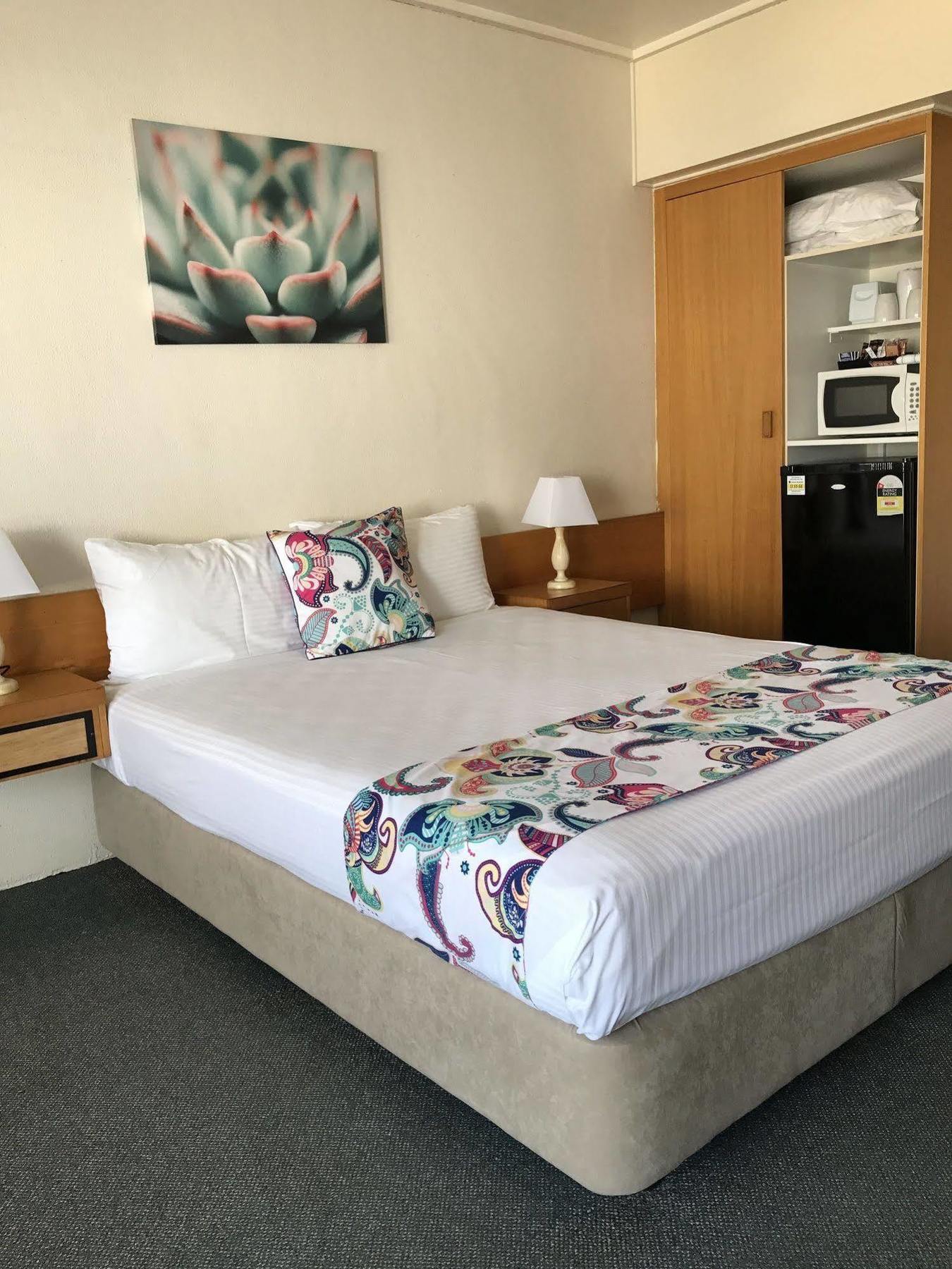 Tropical Gateway Motor Inn Rockhampton Ngoại thất bức ảnh